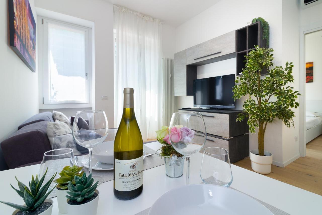 Bright Terrace In Milano Apartment ภายนอก รูปภาพ